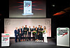 Gruppe von Ausgezeichneten und Mitwirkenden beim Hamburger Gründerpreis 2026 auf einer Bühne
