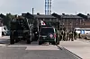 Bundeswehrsoldaten stehen neben Militärfahrzeugen im Hamburger Hafen bei der Übung «Red Storm Bravo».