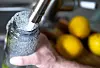 Trinkflasche reinigen: Warum Wasser allein nicht reicht