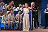 Lindsay Vonn winkt in die Menge beim olympischen Tennisturnier in Paris.