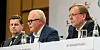 Die drei aktuell vielleicht am häufigsten thematisierten Gesichter des deutschen Fußballs: v.l.n.r.: Christian Seifert, Fritz Keller und Rainer Koch auf einer Generalversammlung der DFL