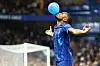 Christopher Nkunku jubelt mit einem Luftballon