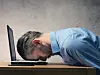 Viele Deutsche arbeiten in ihrer Karriere rund 3,5 Jahre mehr als eigentlich abgemacht (Symbolbild).