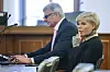 Melanie Müller mit ihrem Rechtsanwalt Adrian Stahl während des Prozesses in Leipzig