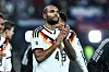 Jonathan Tah applaudiert im Deutschland-Trikot