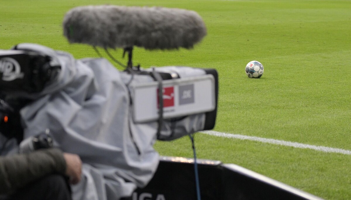 Image accompanying Fieser Pfeifton stört DFB-Pokal live im TV, from MOPO