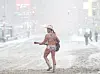 Ein recht unübliches Outfit trug dieser Herr am Times Square.