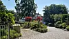 Die Villa befindet sich auf einem rund 4000 Quadratmeter großen Grundstück.