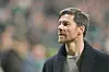 Xabi Alonso schaut nachdenklich in die Luft