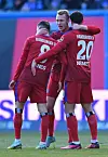 Laszlo Bénes, Sebastian Schonlau und András Németh jubeln