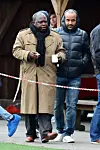 Moukokos Vater Joseph (l.) mit Berater Patrick Williams im Jahr 2016
