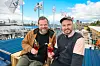 Björn Hansen (44, l.) und Kevin Hartjen (31) betreiben das „Sonnendeck St. Pauli“.