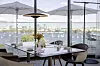Essen mit Blick auf die Außenalster: Das Restaurant „Lakeside“ im siebten Stock des Hotels „Fontenay“