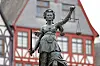 Die Justitia auf dem Gerechtigkeitsbrunnen auf dem Römerberg.