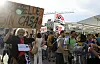 Tausende haben auf Mallorca gegen Massentourismus protestiert.