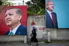 Zwei Wahlplakate zeigen den Kandidaten der oppositionellen Republikanischen Volkspartei, CHP-Chef Kemal Kilicdaroglu (r.), und den türkischen Präsidenten Recep Tayyip Erdogan.