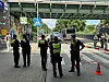 Polizisten am Unfallort in Billwerder.