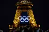 Olympische Ringe am Eiffelturm
