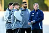 Stefan Kuntz mit Merlin Polzin, Loic Favé und Richard Krohn auf dem Trainingsplatz