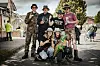 Früh angereist: Lars, Klaus, Ute und Patrick (hinten v.li.), Resi und Luli (unten v.li).