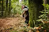 Zwei tote Schafe und eine Wolfs-Sichtungen in Harburg: Wie gefährlich ist jetzt ein Spaziergang im Wald? MOPO-Reporterin Katharina Langenbach und Hund Knöpfchen probieren es aus und begeben sich auf Wolfs-Suche.
