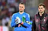 Manuel Neuer und Leon Goretzka vor dem Testkick im Oman, als die „One Love“-Binde noch getragen werden durfte.