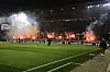 Im St. Pauli-Fanblock am Millerntor brennt Pyrotechnik