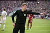 Schiedsrichter Patrick Ittrich beim Spiel Bayern gegen Augsburg