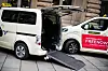 In den barrierefreien Taxis müssen Rollstühle nicht eingeklappt werden beim Transport.