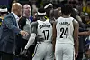 Rudelbildung beim Spiel zwischen den Nets und den Pacers