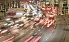 Trotz erlaubtem Tempo 50 sind Autofahrer in Hamburg zum Berufsverkehr im Durchschnitt langsamer unterwegs.