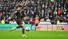 Philipp Treu schießt wuchtig aufs Tor und trifft zum 2:1 für St. Pauli