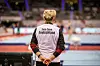 Shanna Poljakova trägt eine Jacke mit der Aufschrift „Turn-Team Deutschland“