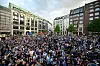 HSV-Fans feiern den Truck am Gänsemarkt
