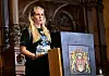 HSV-Kapitänin Sarah Stöckmann spricht im Rathaus