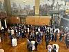 HSV-Spieler betreten das Rathaus