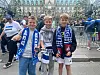Drei junge HSV-Fans