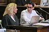 Okan Ö. (26) im weißen Hemd mit seiner Anwältin Gül Pinar