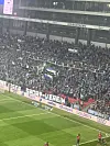 Die HSV-Fans hielten während der ersten Halbzeit das Spruchband mit der Trikot-Kritik hoch.