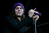 Früher sah man Ville Valo oft mit Zigarette auf der Bühne. Doch die wilden Zeiten sind nun vorbei.