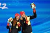 Katharina Hennig und Victoria Carl mit ihrer Goldmedaille