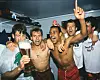 Stephan Hanke, Bernd Hollerbach, Leonardo Manzi, Klaus Thomforde und Kay Stisi feiern den Aufstieg.