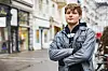 Oskar (21) sagt nicht nein, wenn seine Familie böllert – würde ein Verbot aber unterstützen.