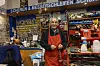 Kemal Kurt (76) betreibt bereits seit 40 Jahren seinen Schuh- und Schlüsseldienst im Einkaufszentrum Steilshoop. Er ist einer der letzten Ladeninhaber.