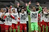 Mario Götze (M.) feierte den Finaleinzug mit seiner Mannschaft.