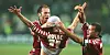 Der HSV-Wahnsinn gegen Juventus Turin. Sergej Barbarez und Nico Hoogma feiern Torschütze Niko Kovac.