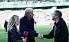 Oliver Kahn und Lothar Matthäus reichen sich die Hand