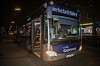 Der Fußgänger krachte mit voller Wucht auf die Frontscheibe des Busses.