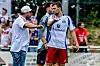 Jonas Meffert spricht mit Steffen Baumgart