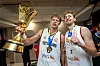 Moritz und Franz Wagner feiern WM-Gewinn